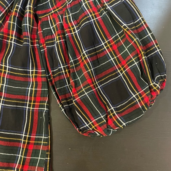 LOFT *Like New* Plaid Button Up Blouse with short bishop sleeves. Size M - Picture 3 of 7